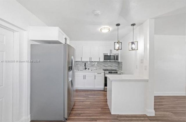 1040 NW 23rd Ter, Fort Lauderdale, FL 33311