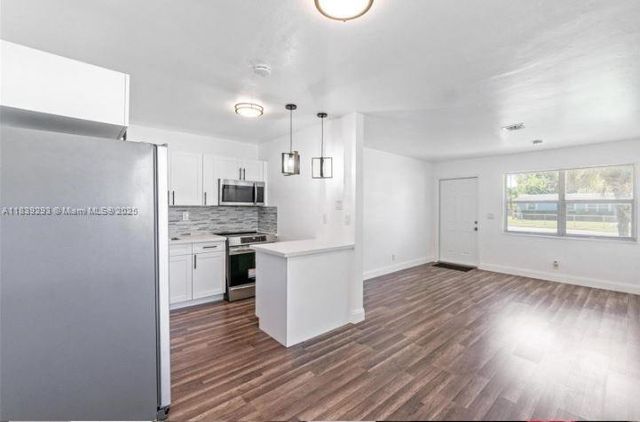 1040 NW 23rd Ter, Fort Lauderdale, FL 33311