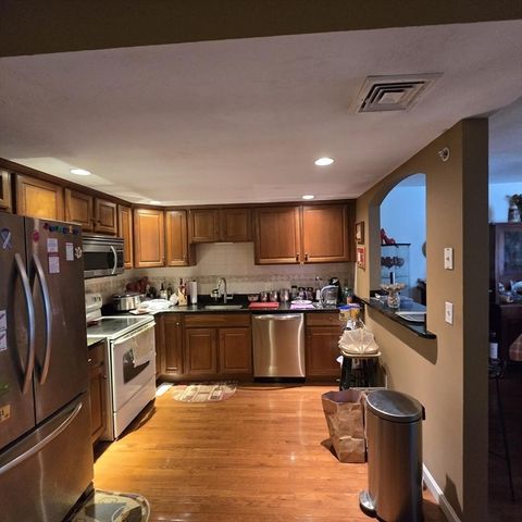 521 Hampton Way 521, Abington, MA 02351