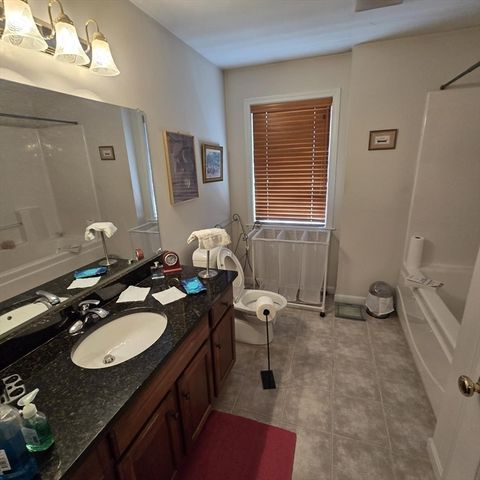 521 Hampton Way 521, Abington, MA 02351