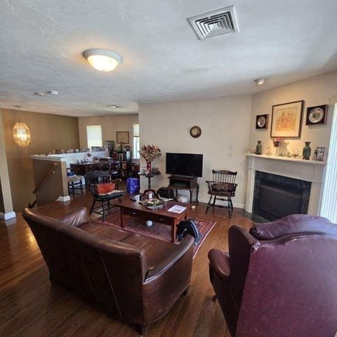 521 Hampton Way 521, Abington, MA 02351