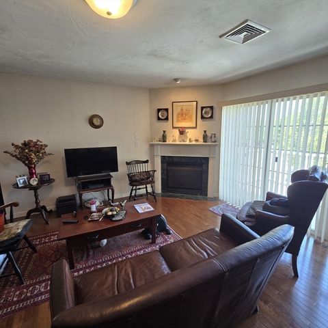 521 Hampton Way 521, Abington, MA 02351