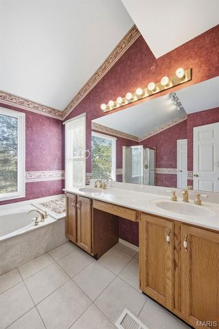 1823 York Ridge Court, Chesterfield, MO 63017