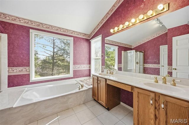 1823 York Ridge Court, Chesterfield, MO 63017