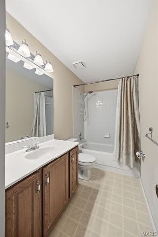 1823 York Ridge Court, Chesterfield, MO 63017