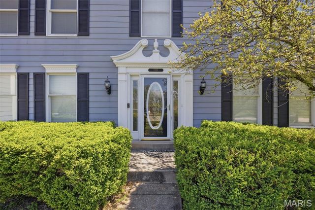 1823 York Ridge Court, Chesterfield, MO 63017
