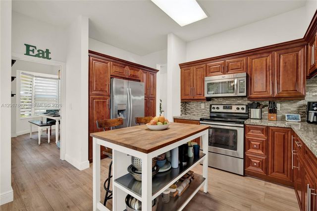10851 London St, Cooper City, FL 33026