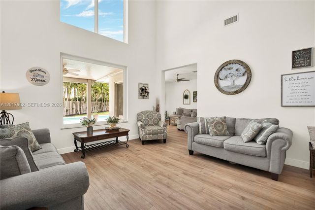 10851 London St, Cooper City, FL 33026