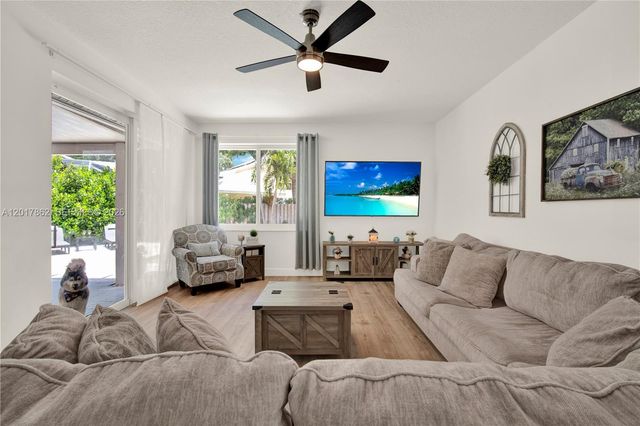 10851 London St, Cooper City, FL 33026