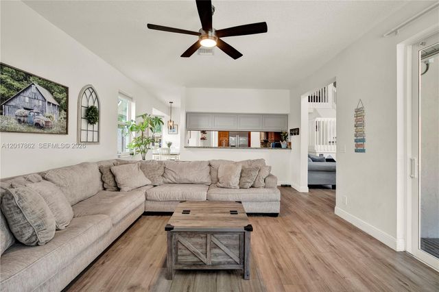 10851 London St, Cooper City, FL 33026