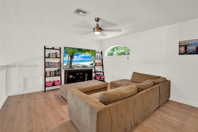 10851 London St, Cooper City, FL 33026