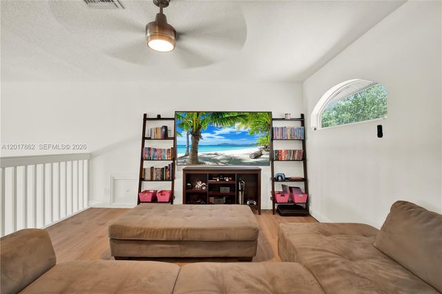 10851 London St, Cooper City, FL 33026