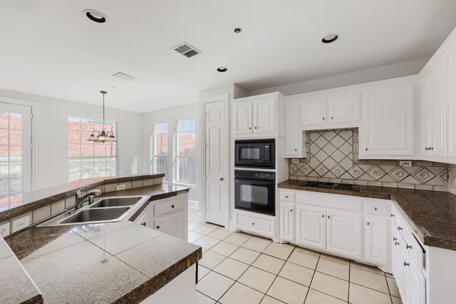 8115 Dogwood Lane, Irving, TX 75063