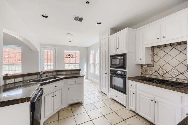 8115 Dogwood Lane, Irving, TX 75063