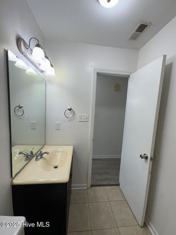 3016 E Windgate Court, Jacksonville, NC 28546