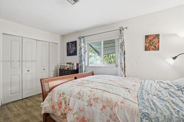 9417 NW 70th Pl, Tamarac, FL 33321