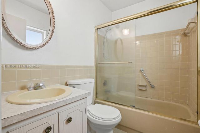 9417 NW 70th Pl, Tamarac, FL 33321