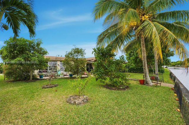 9417 NW 70th Pl, Tamarac, FL 33321