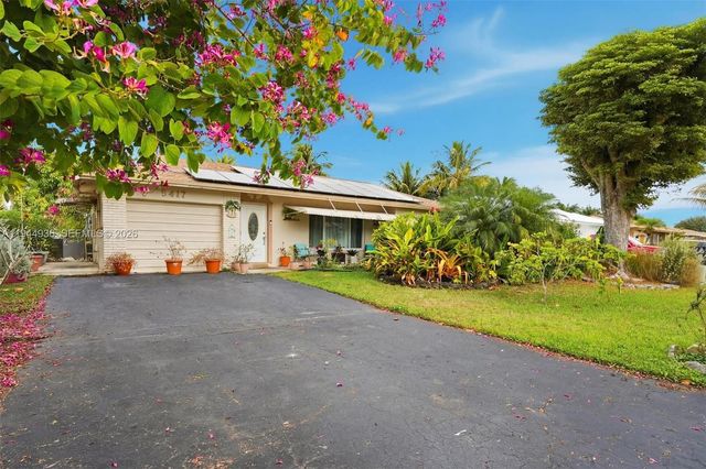 9417 NW 70th Pl, Tamarac, FL 33321