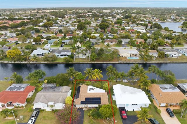 9417 NW 70th Pl, Tamarac, FL 33321