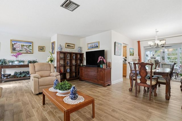 9417 NW 70th Pl, Tamarac, FL 33321