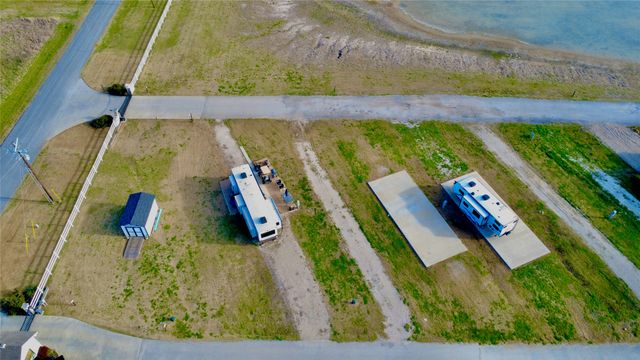 6082 Peninsula Road, Kerens, TX 75144