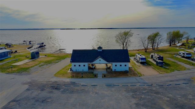 6082 Peninsula Road, Kerens, TX 75144