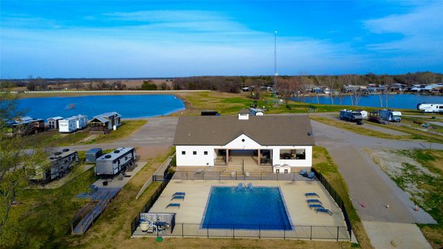 6082 Peninsula Road, Kerens, TX 75144