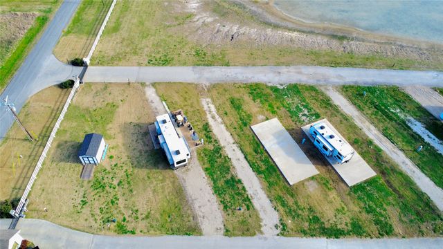 6082 Peninsula Road, Kerens, TX 75144