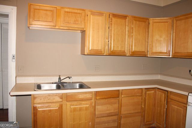 906 Callaway Avenue, Lagrange, GA 30240