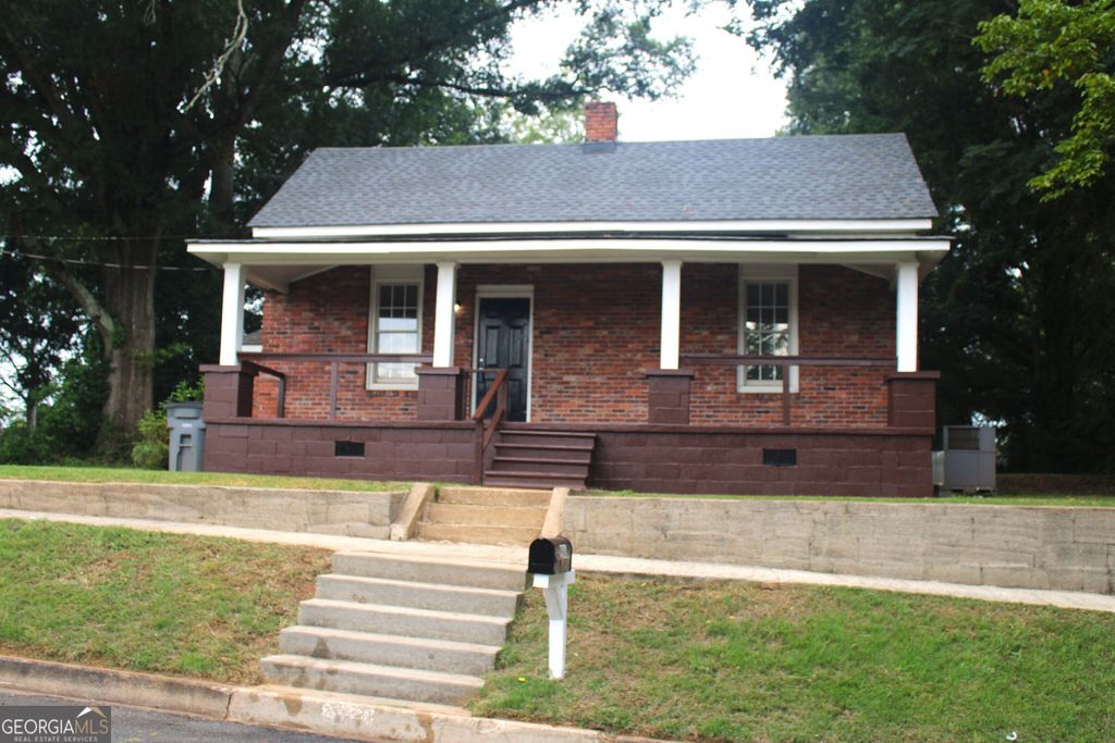 906 Callaway Avenue, Lagrange, GA 30240