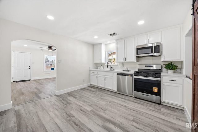 1109 Wilson Avenue, Bakersfield, CA 93308