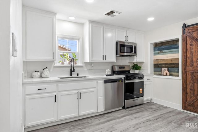 1109 Wilson Avenue, Bakersfield, CA 93308
