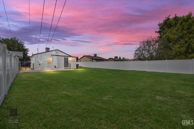 1109 Wilson Avenue, Bakersfield, CA 93308