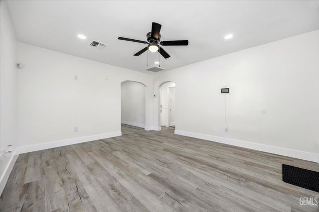 1109 Wilson Avenue, Bakersfield, CA 93308
