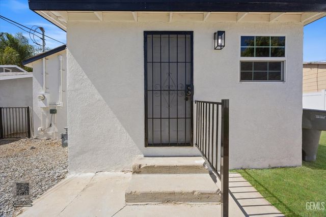 1109 Wilson Avenue, Bakersfield, CA 93308