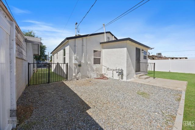 1109 Wilson Avenue, Bakersfield, CA 93308