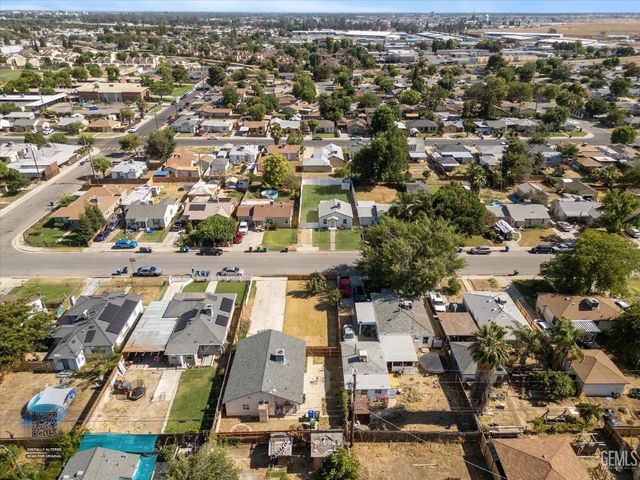 1109 Wilson Avenue, Bakersfield, CA 93308
