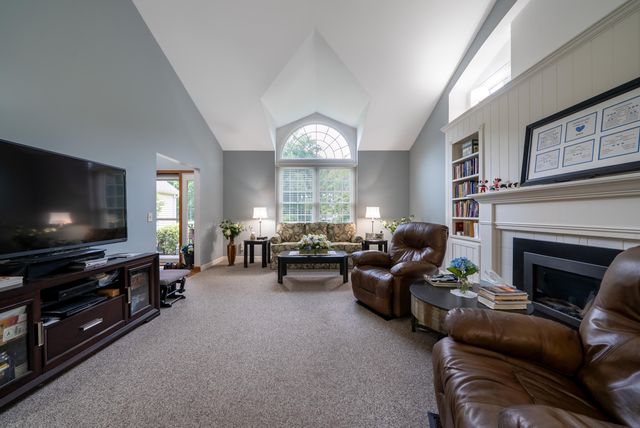 17902 Wildwood Springs Parkway, Spring Lake, MI 49456