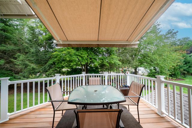 17902 Wildwood Springs Parkway, Spring Lake, MI 49456