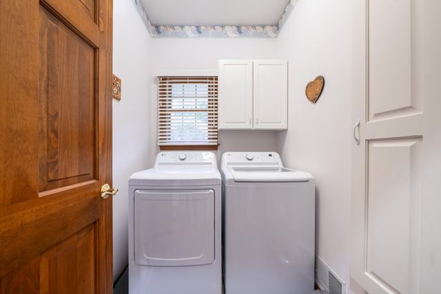 17902 Wildwood Springs Parkway, Spring Lake, MI 49456