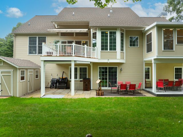 17902 Wildwood Springs Parkway, Spring Lake, MI 49456