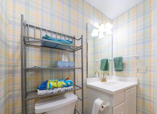17902 Wildwood Springs Parkway, Spring Lake, MI 49456