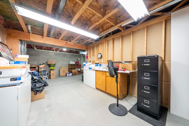 17902 Wildwood Springs Parkway, Spring Lake, MI 49456