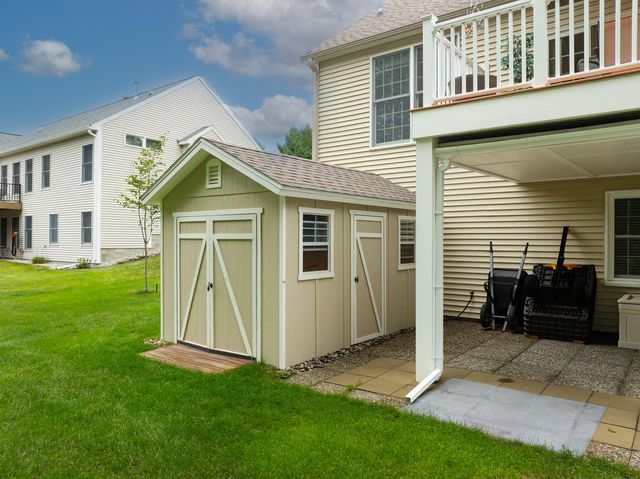 17902 Wildwood Springs Parkway, Spring Lake, MI 49456