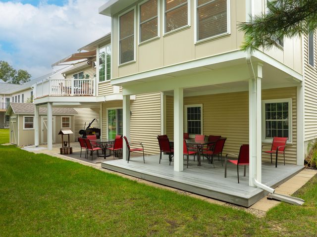 17902 Wildwood Springs Parkway, Spring Lake, MI 49456