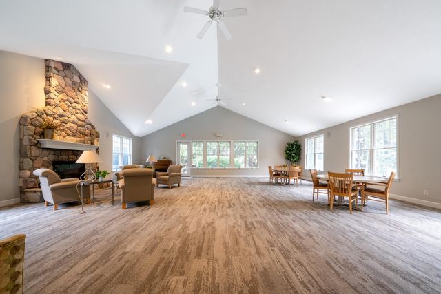 17902 Wildwood Springs Parkway, Spring Lake, MI 49456