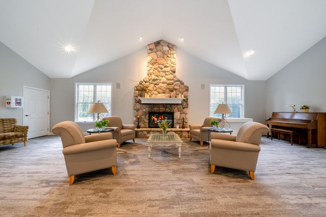 17902 Wildwood Springs Parkway, Spring Lake, MI 49456