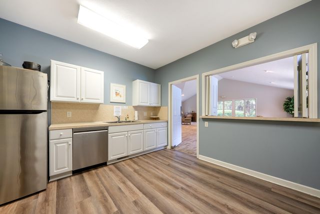 17902 Wildwood Springs Parkway, Spring Lake, MI 49456