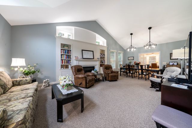 17902 Wildwood Springs Parkway, Spring Lake, MI 49456